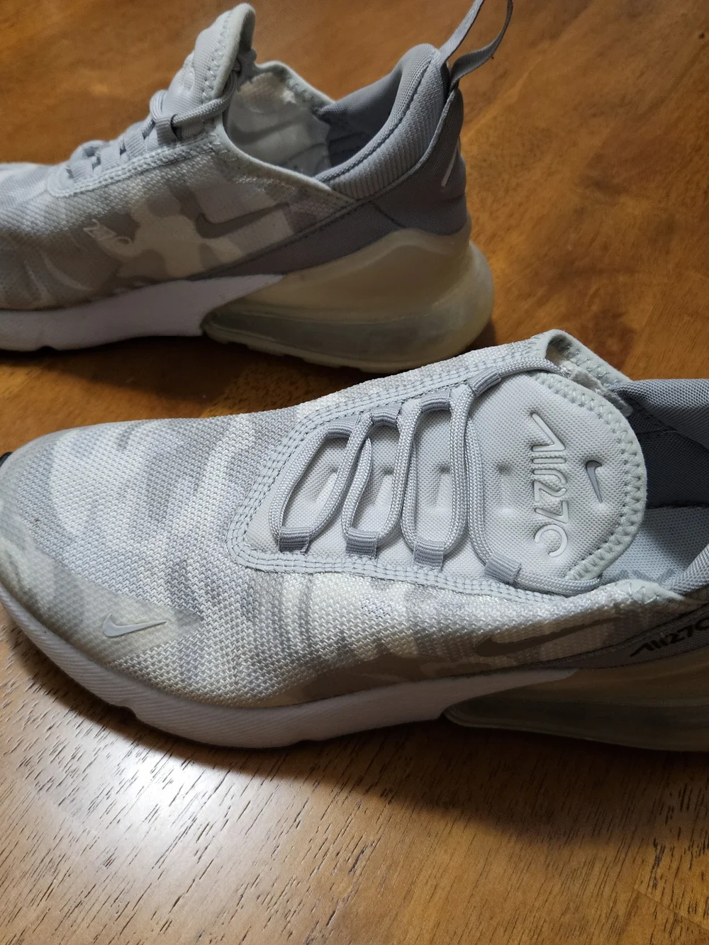 Nike kids air270