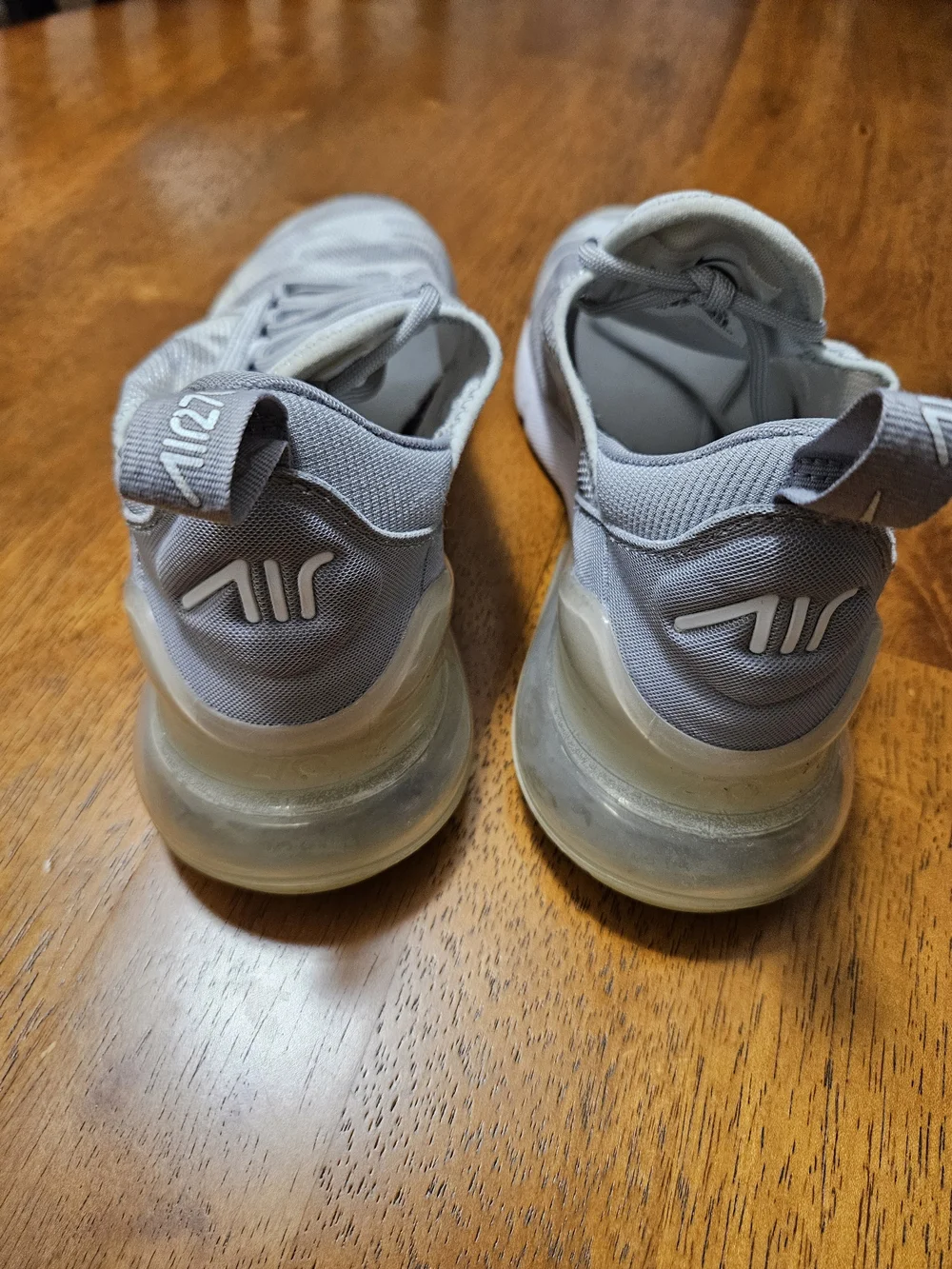 Nike kids air270