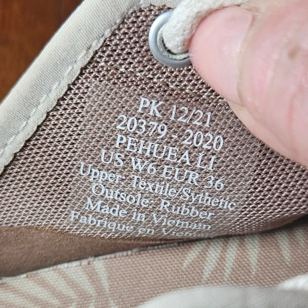 OluKai type owned outsole