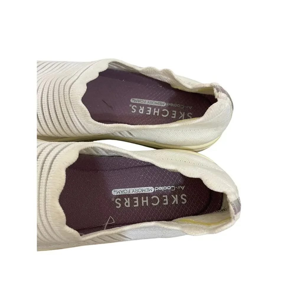 Skechers •size •condition