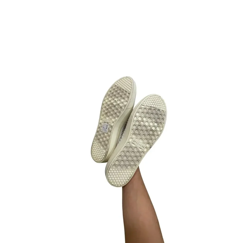 Skechers •size •condition