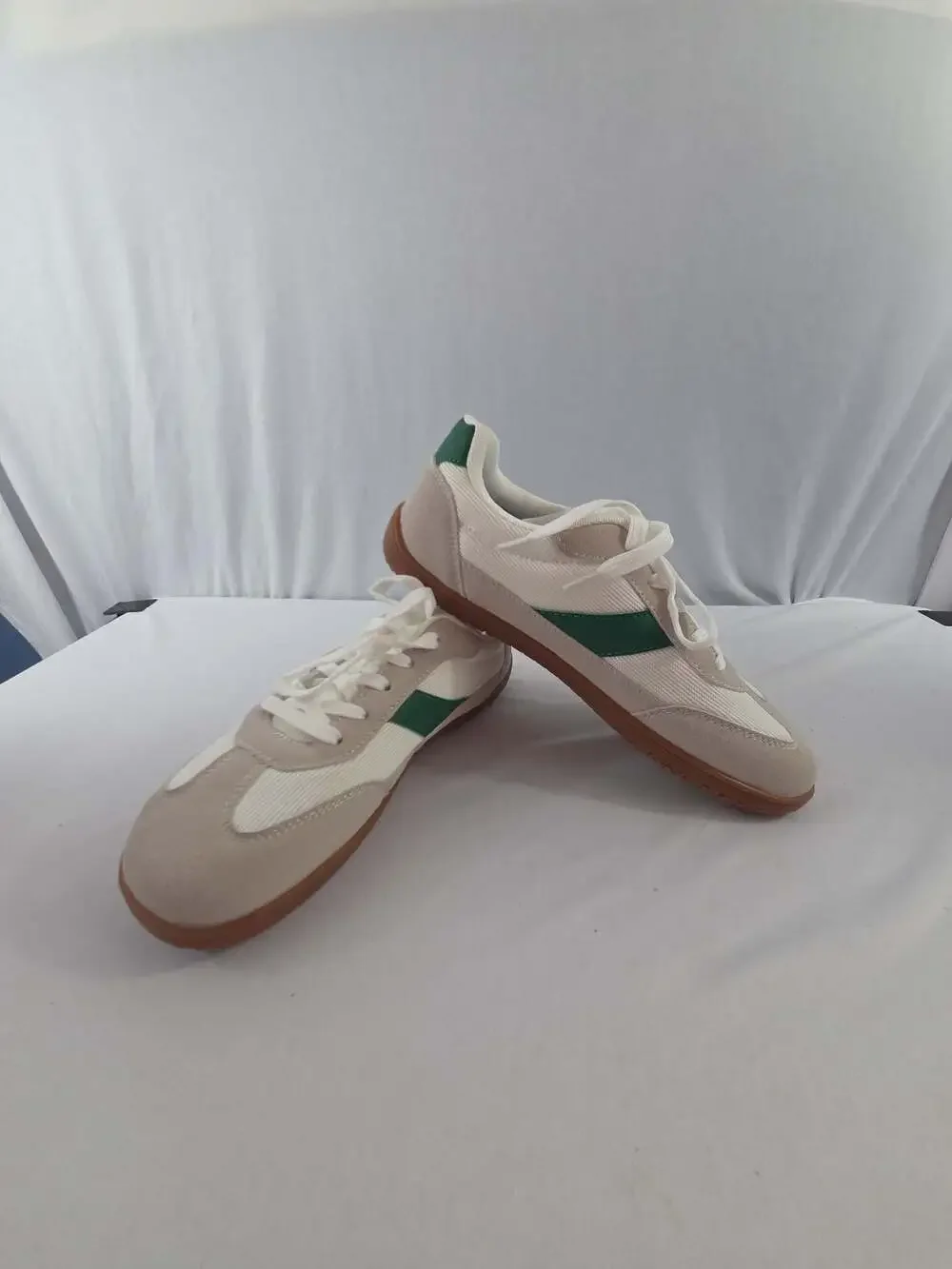HSQ Women's Retro Casual Lace-Up Sneakers