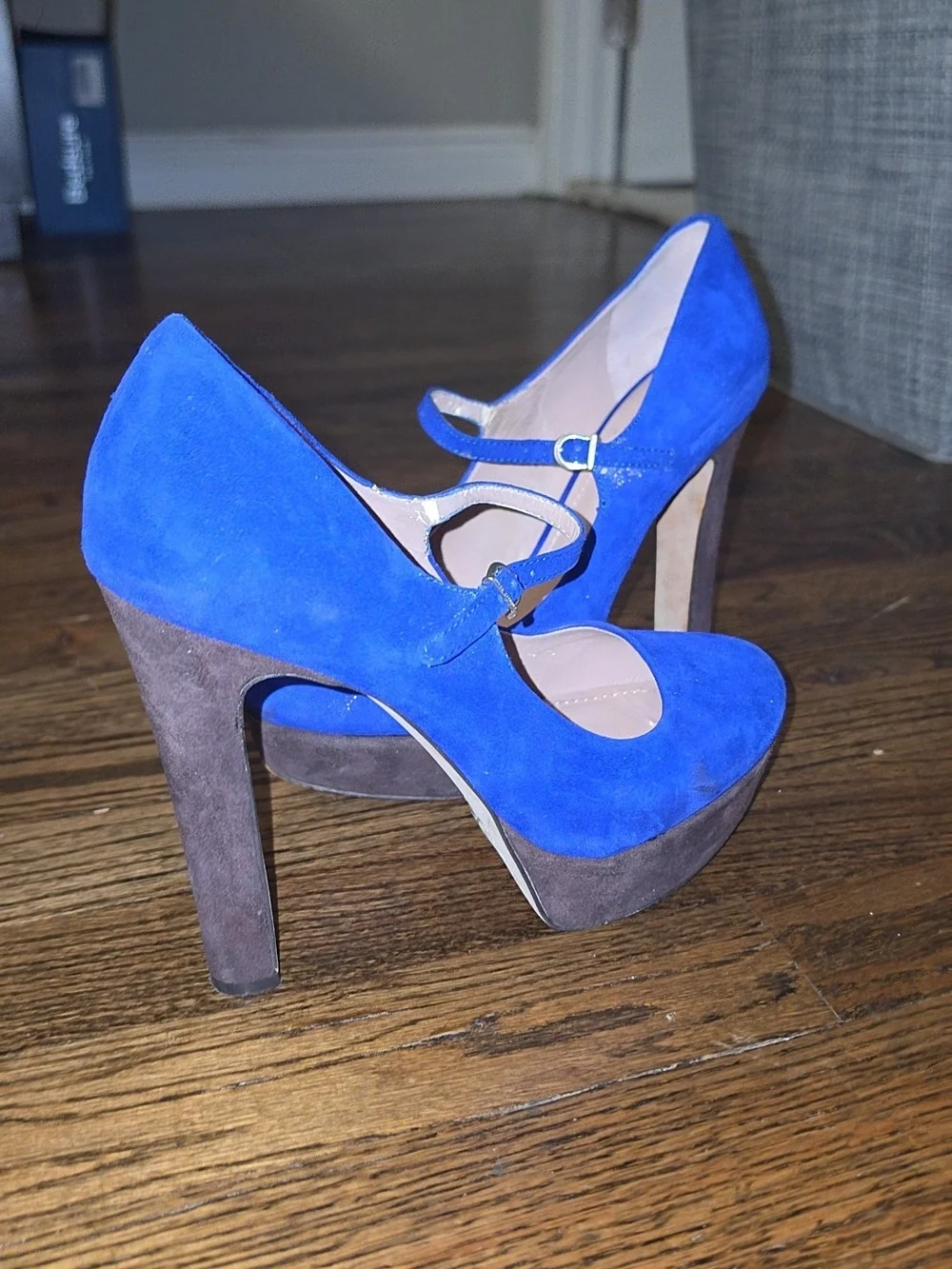 Vince Camuto chic blue dressy