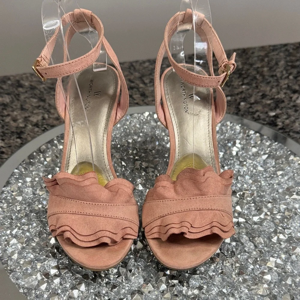 Worthington Blush Ruffle Heels 8