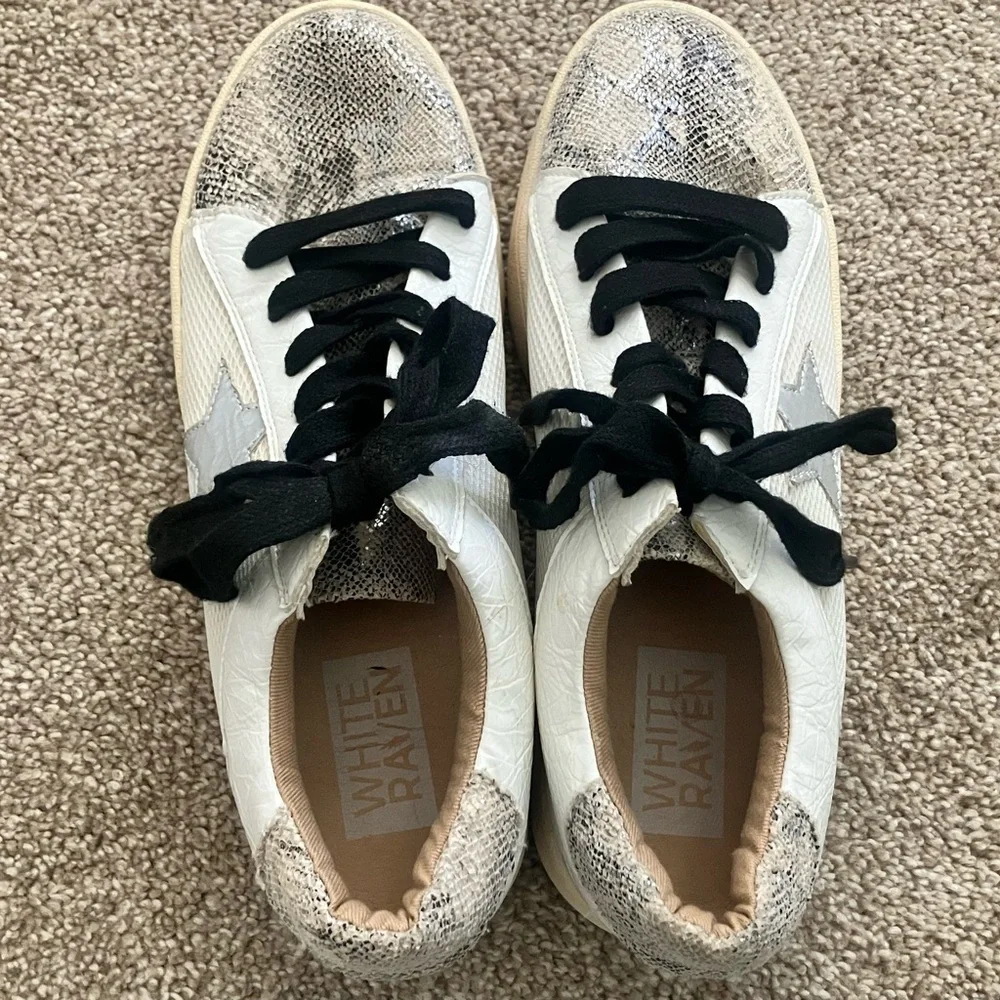 White Raven size good lace