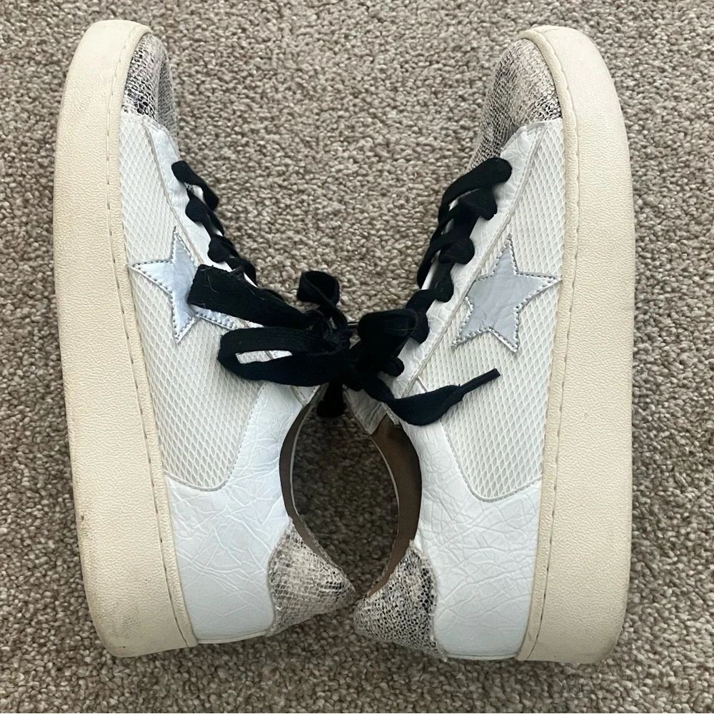 White Raven sneakers good embossed