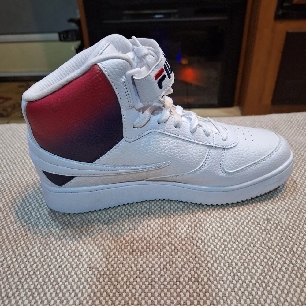 Fila High Tops men's size 7.5 NWOT. White with red ombre accent.