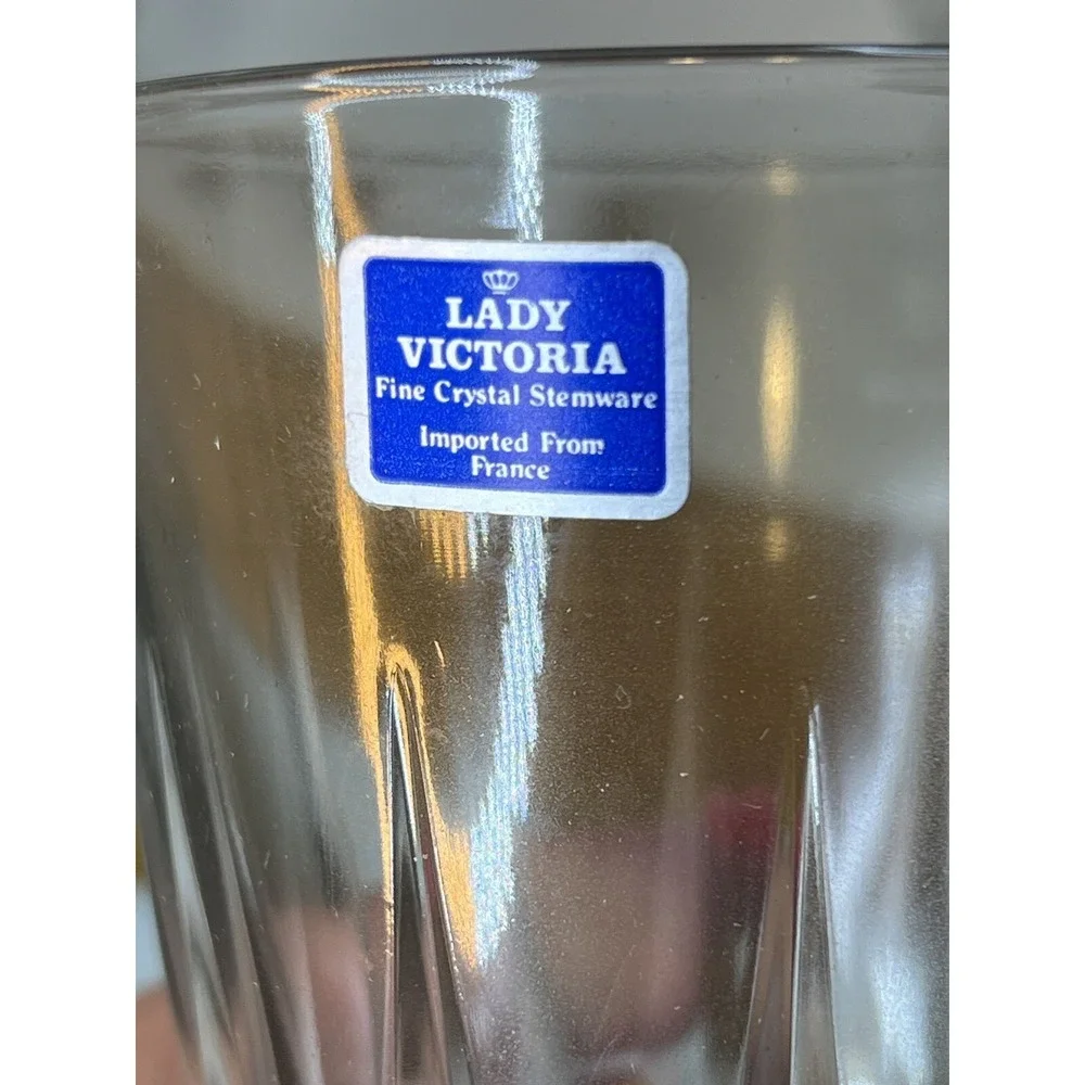 LADY VICTORIA elevate your