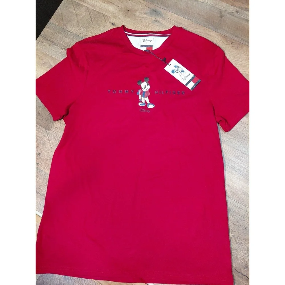 NWT Men's DISNEY x Tommy Hilfiger Mickey Mouse Burgandy S/S‎ T-Shirt Size Small