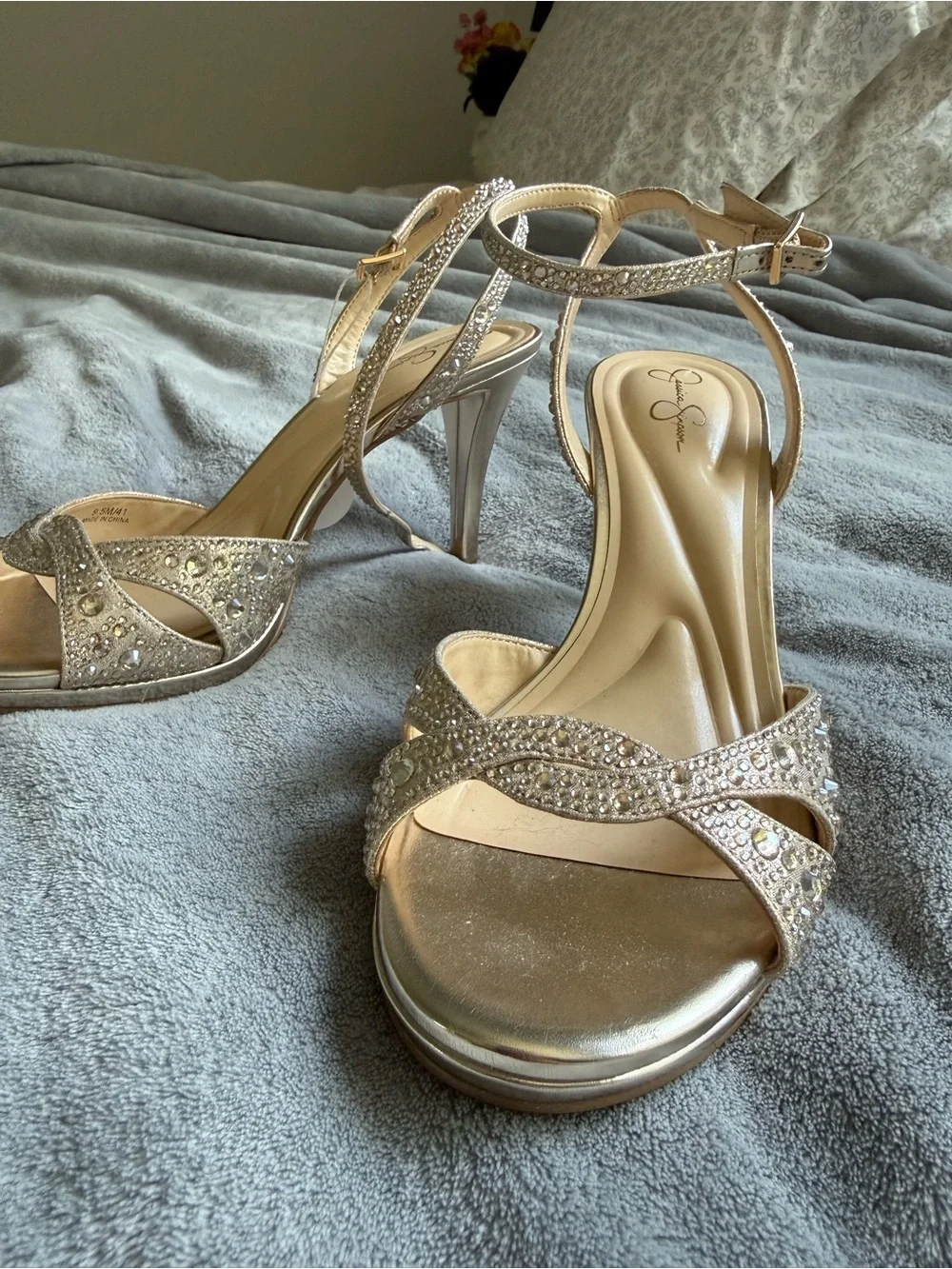 Jessica Simpson glamorous slingback