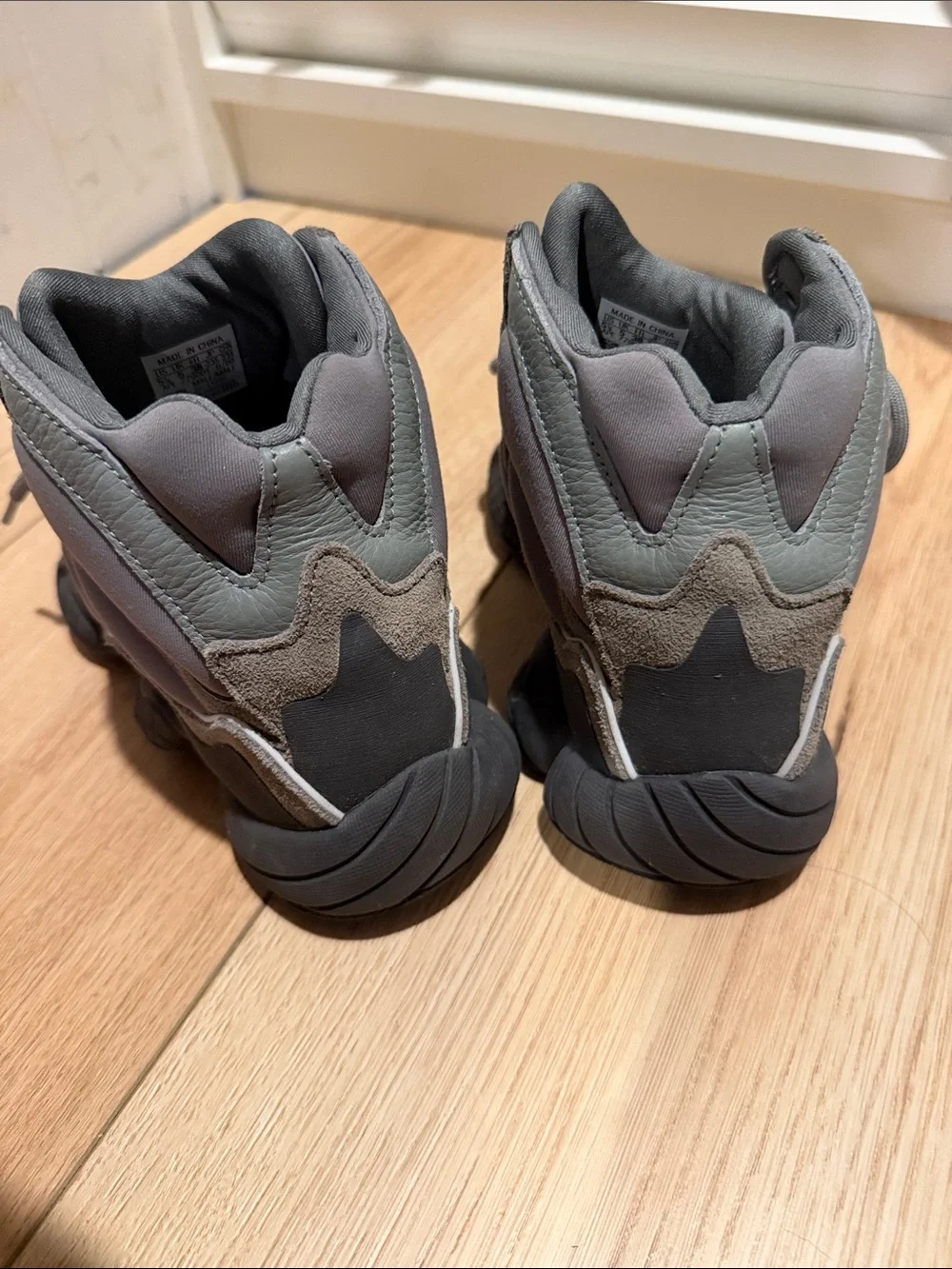 Yeezy size brand box