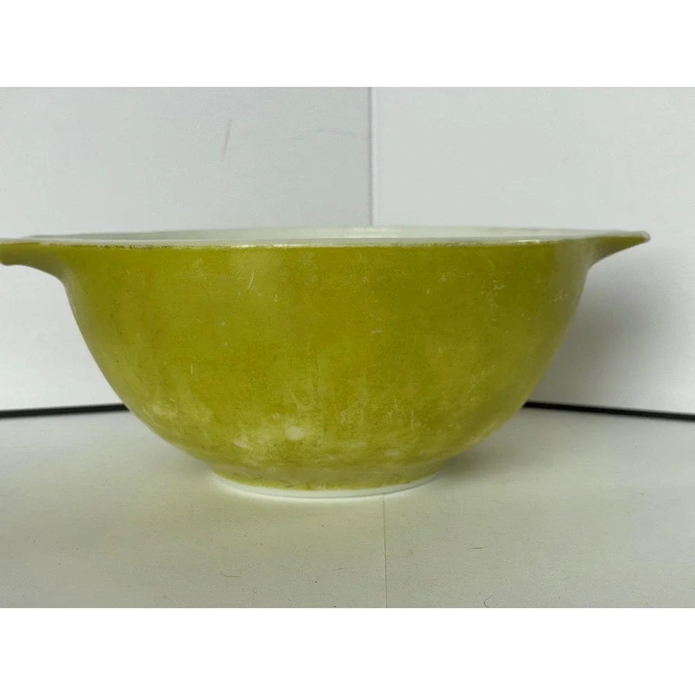 Pyrex outside kitchen quart