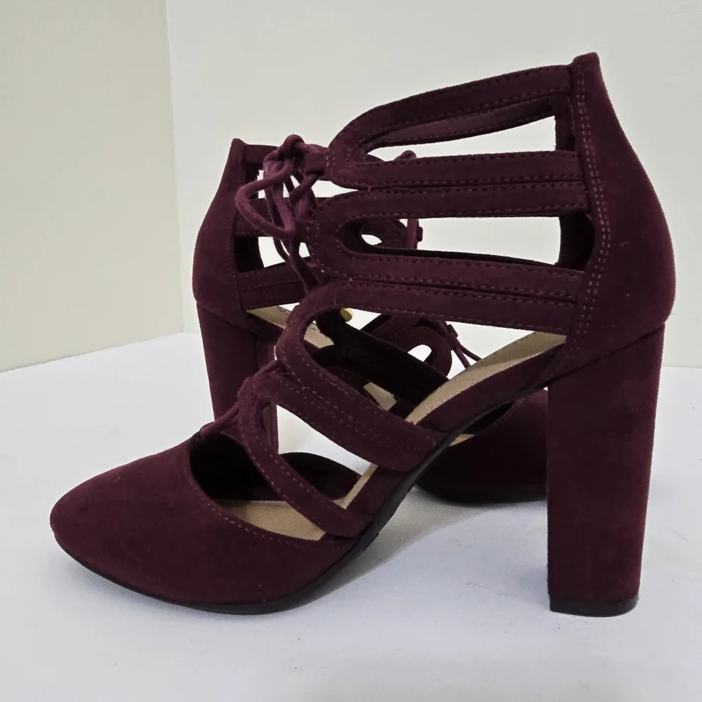 Christian Siriano size color
