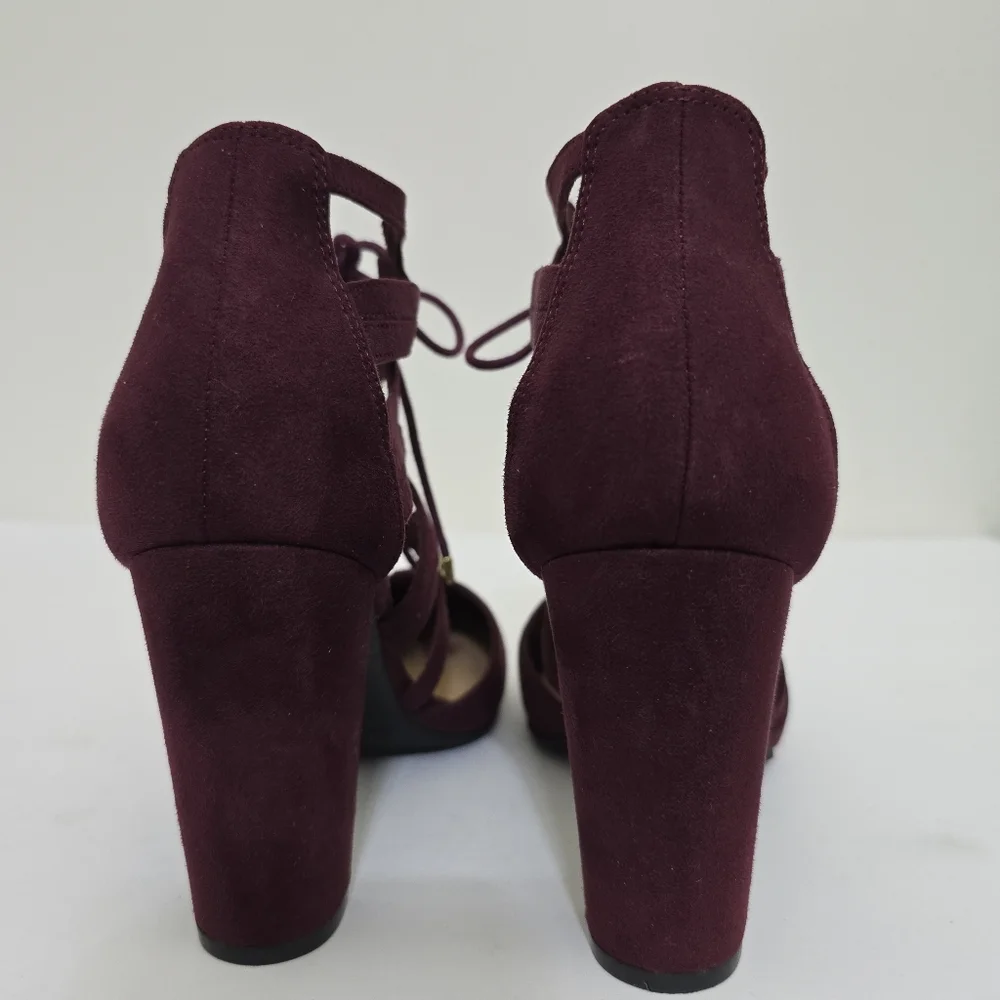 Christian Siriano size color