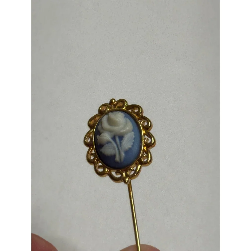 Monet Vintage Gold Tone Blue White Rose‎ Cameo Stick Pin Brooch Floral Jewelry