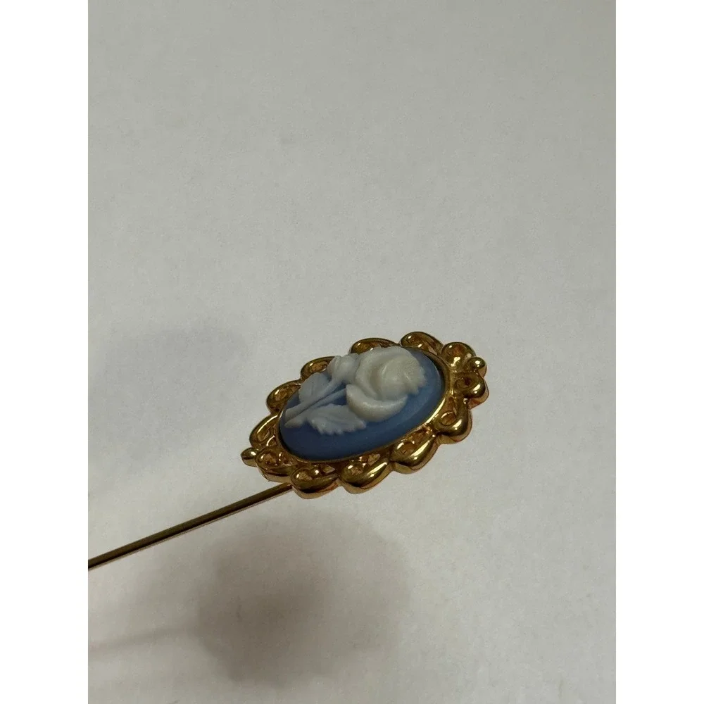 Monet Vintage Gold Tone Blue White Rose‎ Cameo Stick Pin Brooch Floral Jewelry