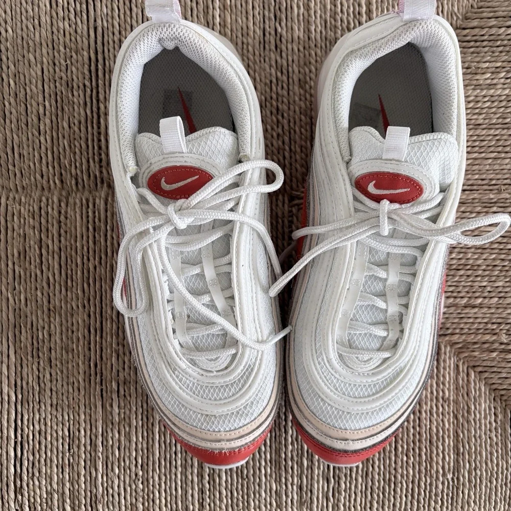 Nike no rips