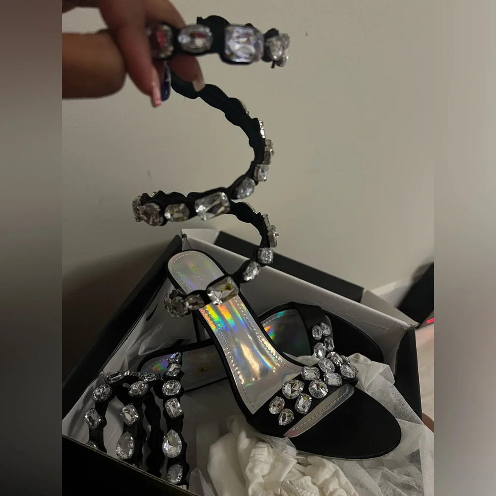 N/A elegant black