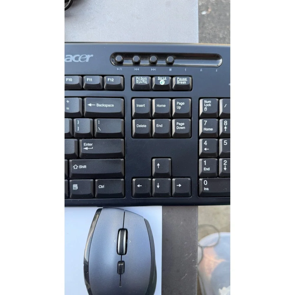 Acer Wired Multimedia Keyboard with Volume Dial and Logitech Wireless Mouse Bund