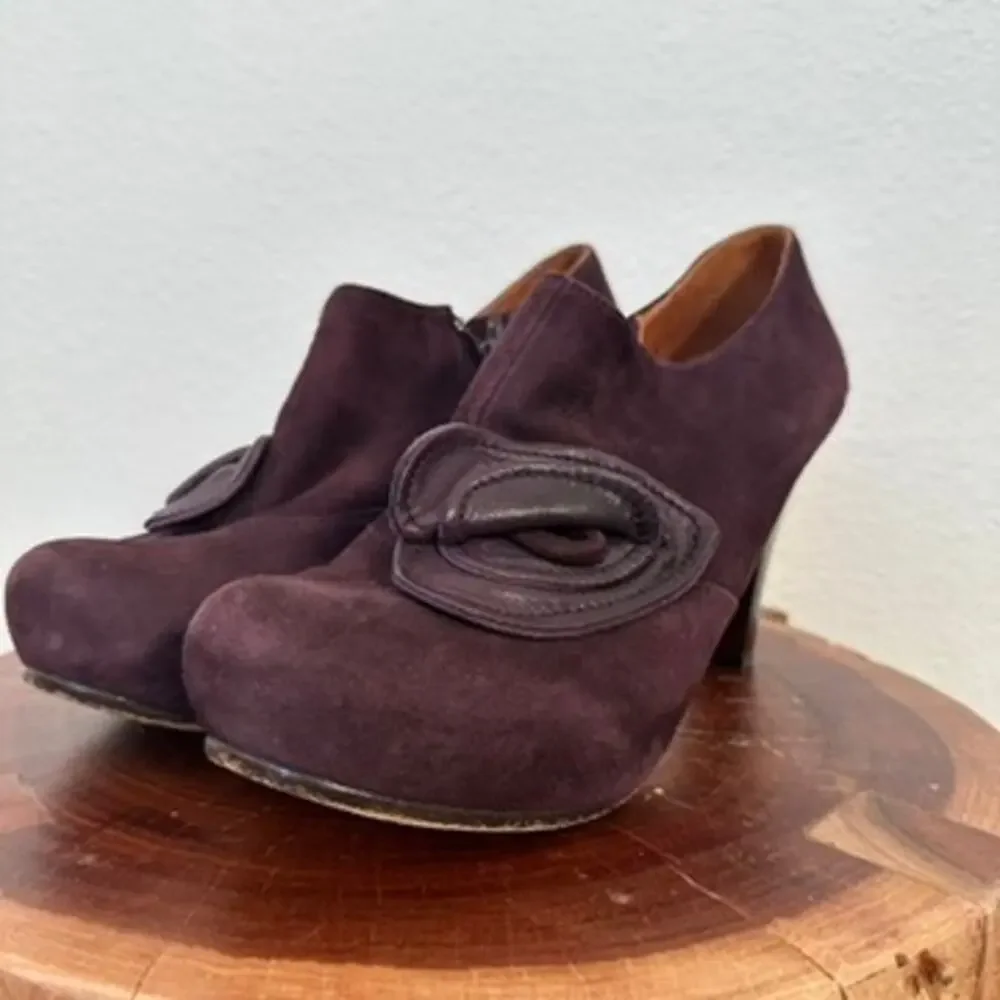 Chie Mihara Suede Leather Heeled‎ Shoes - Size 37