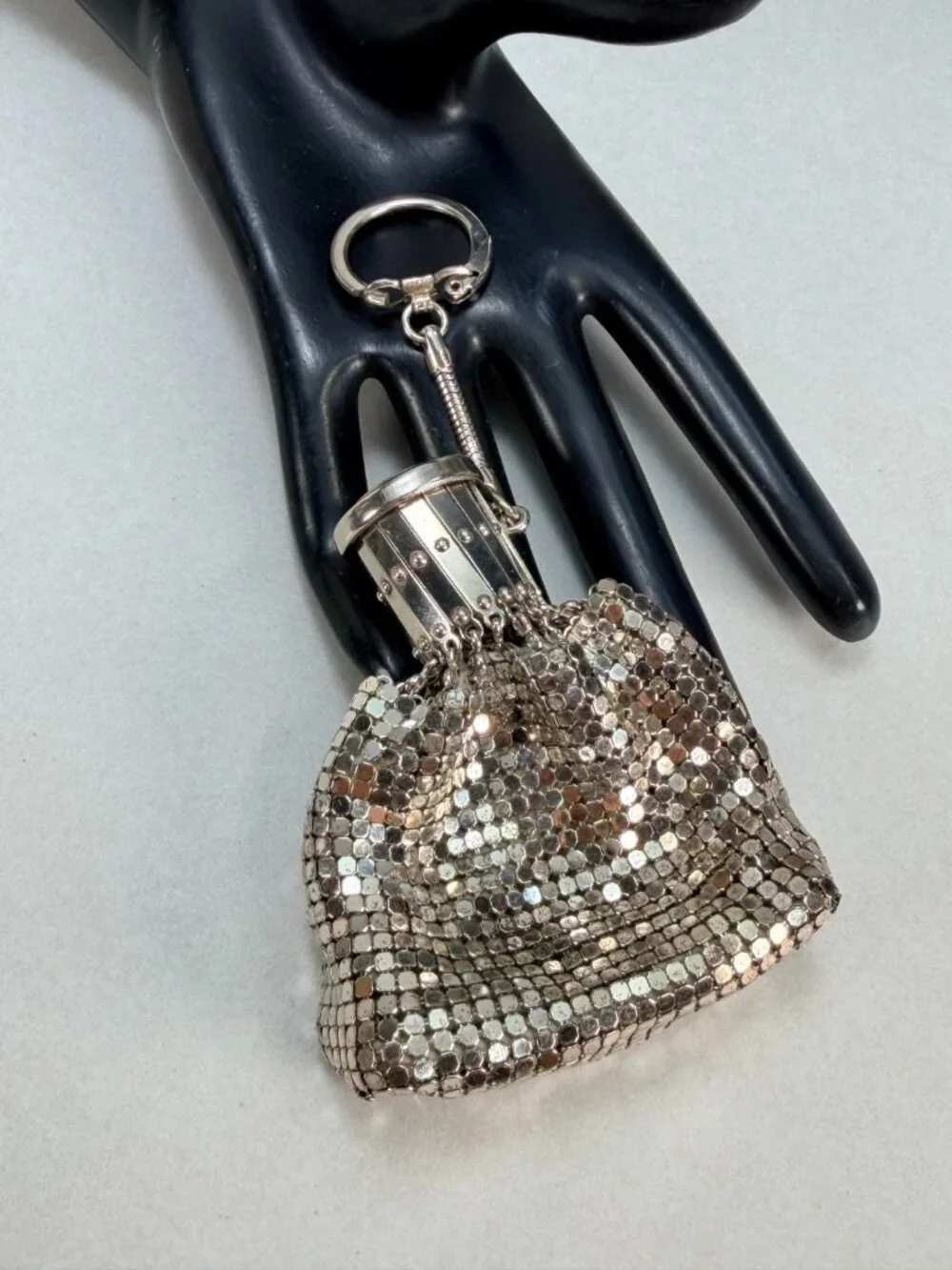 Vintage Silver Tone Mesh Coin Purse Keychain Kiss Lock Mini Change Purse