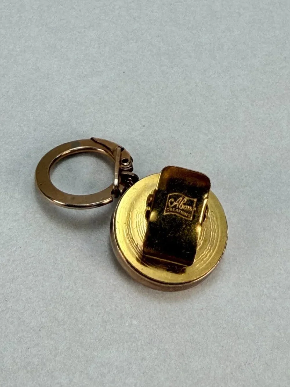 Vintage Abon Creations Retractable Key Reel Badge Holder Gold Tone Swirl Clip