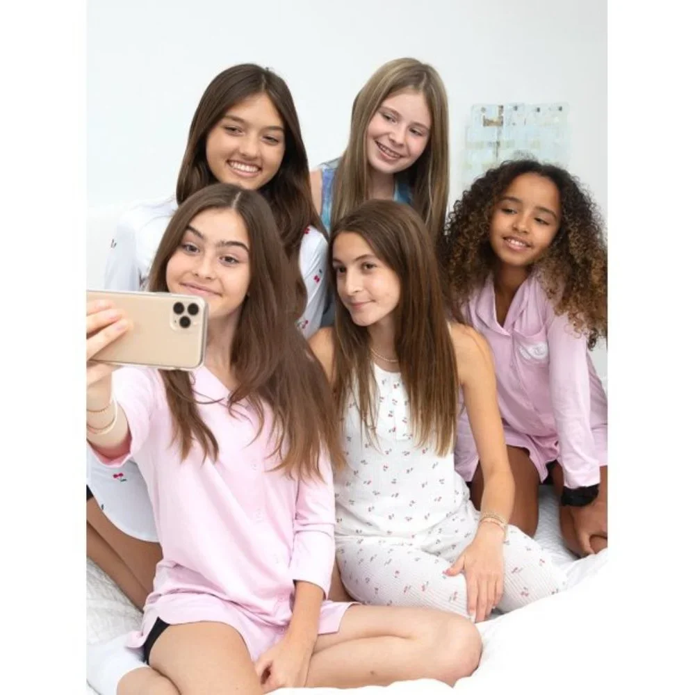 ariana new girl