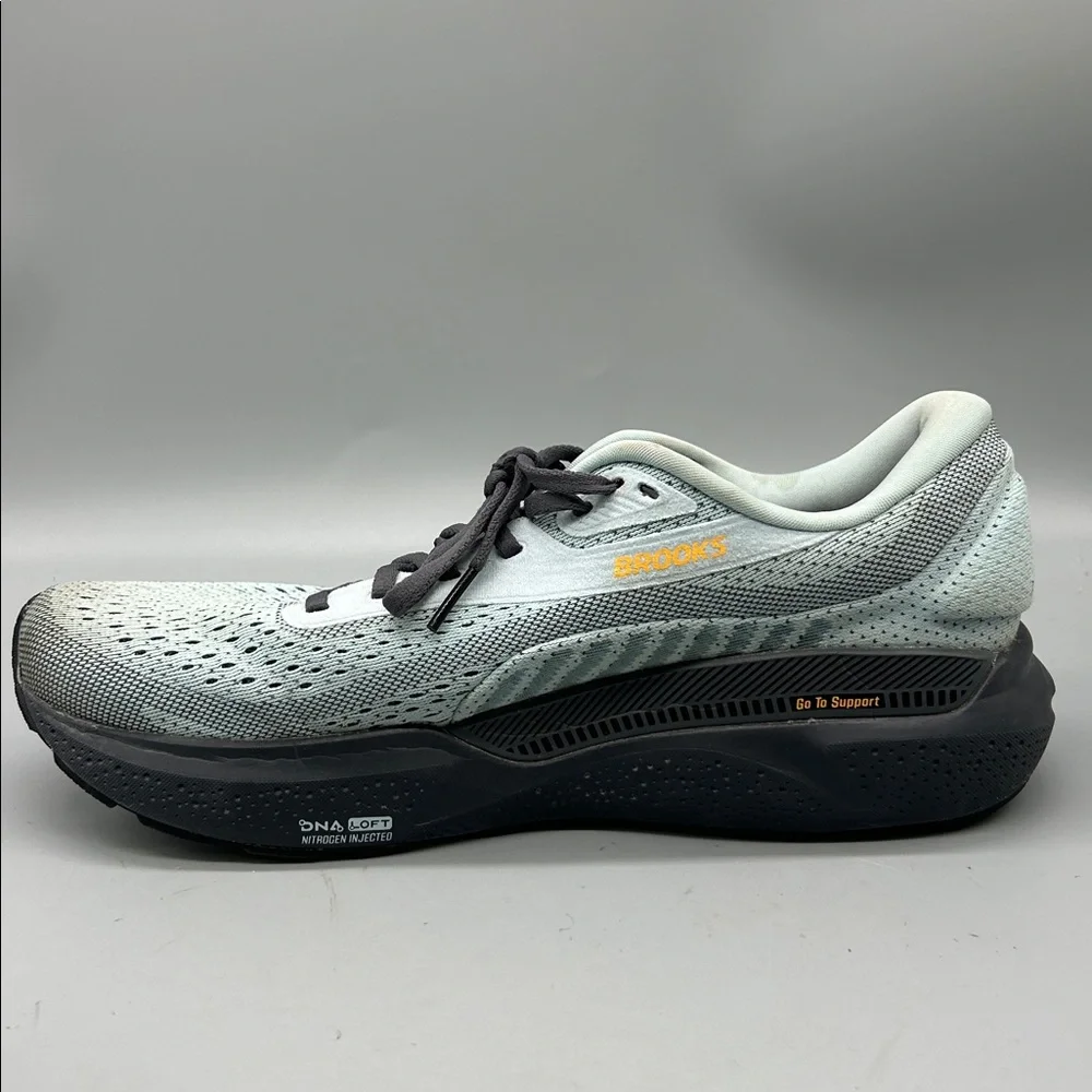 Brooks running accents sole