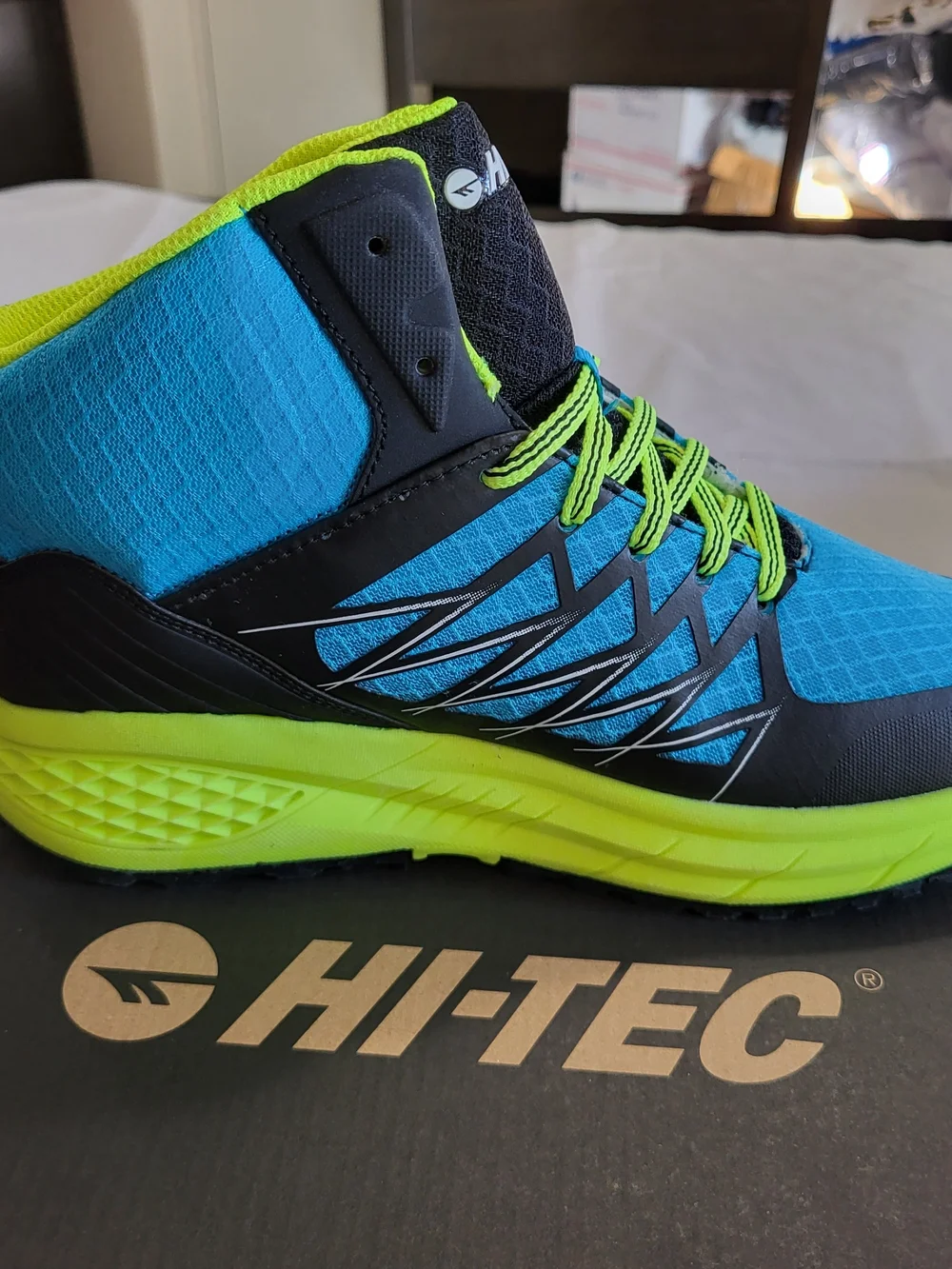 *NEW* Hi-Tec Demolisher Mid Hiking Shoe Black Atomic Blue Safety Yellow Size 8.5