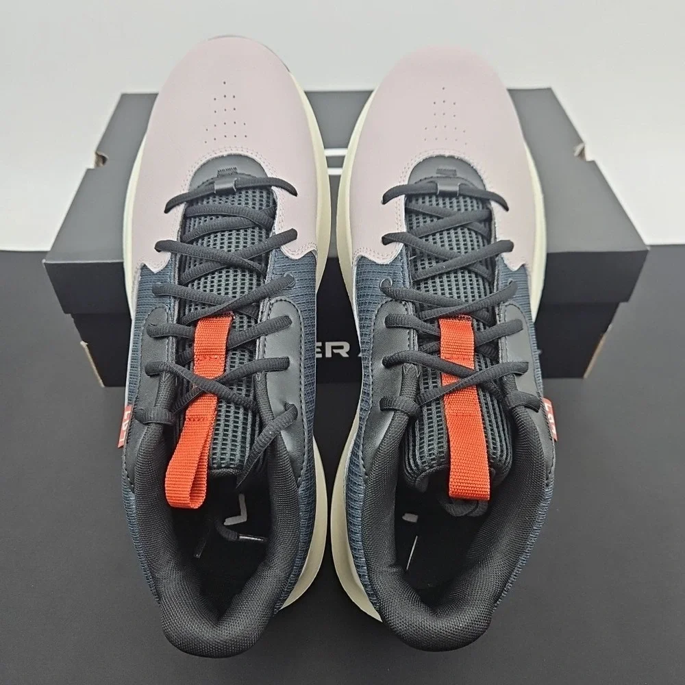 Under Armour featuring activewear solid