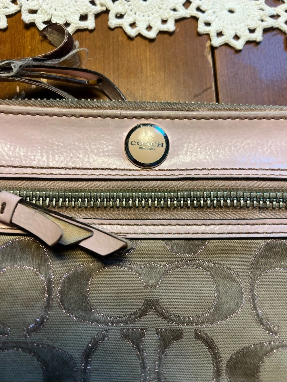 Coach wristlet taupe