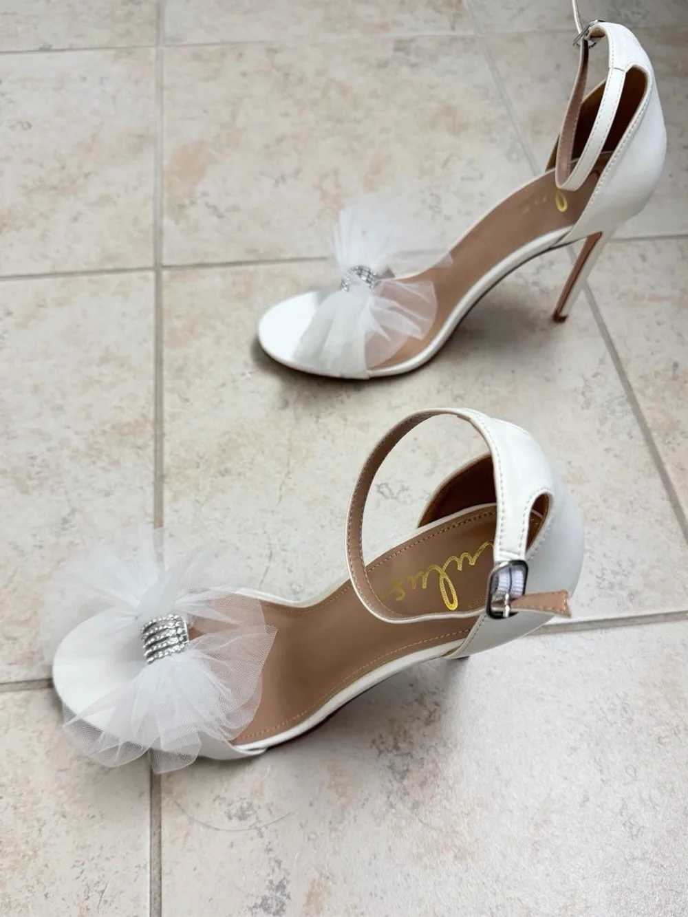Lulus chic toe white
