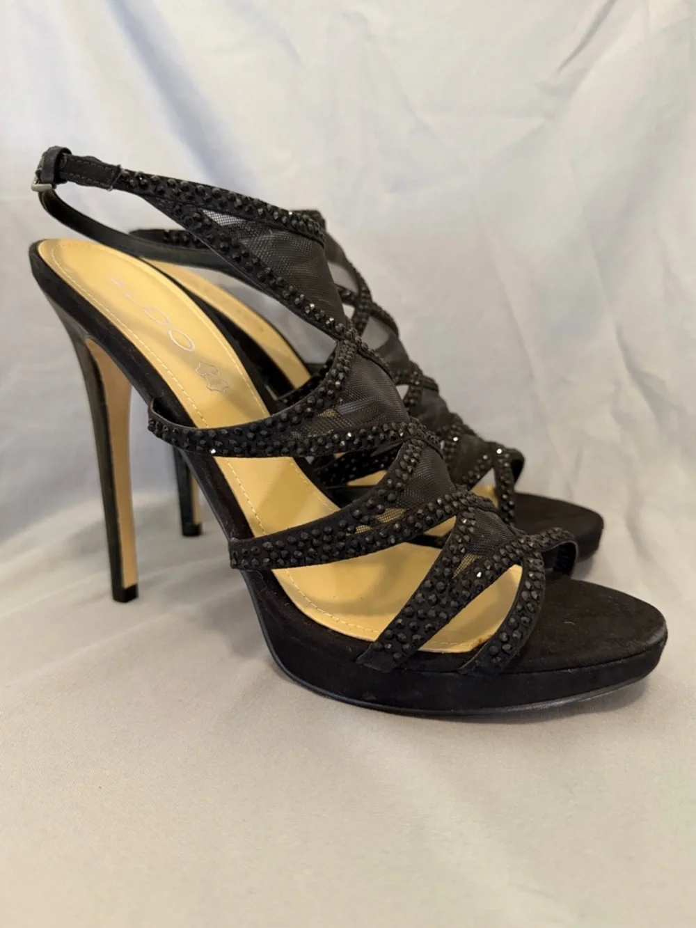 Aldo step into