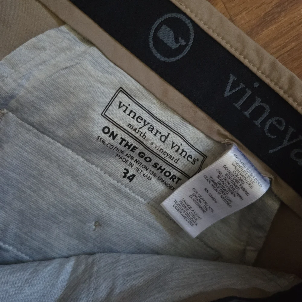 Vineyard Vines comfortable athletic