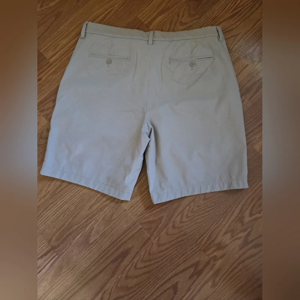 Vineyard Vines comfortable athletic