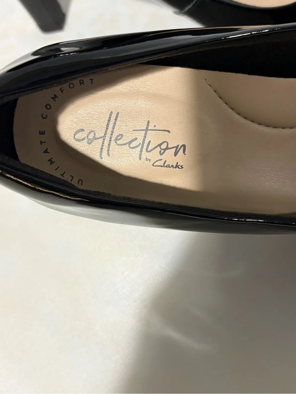 Clarks all glossy toe