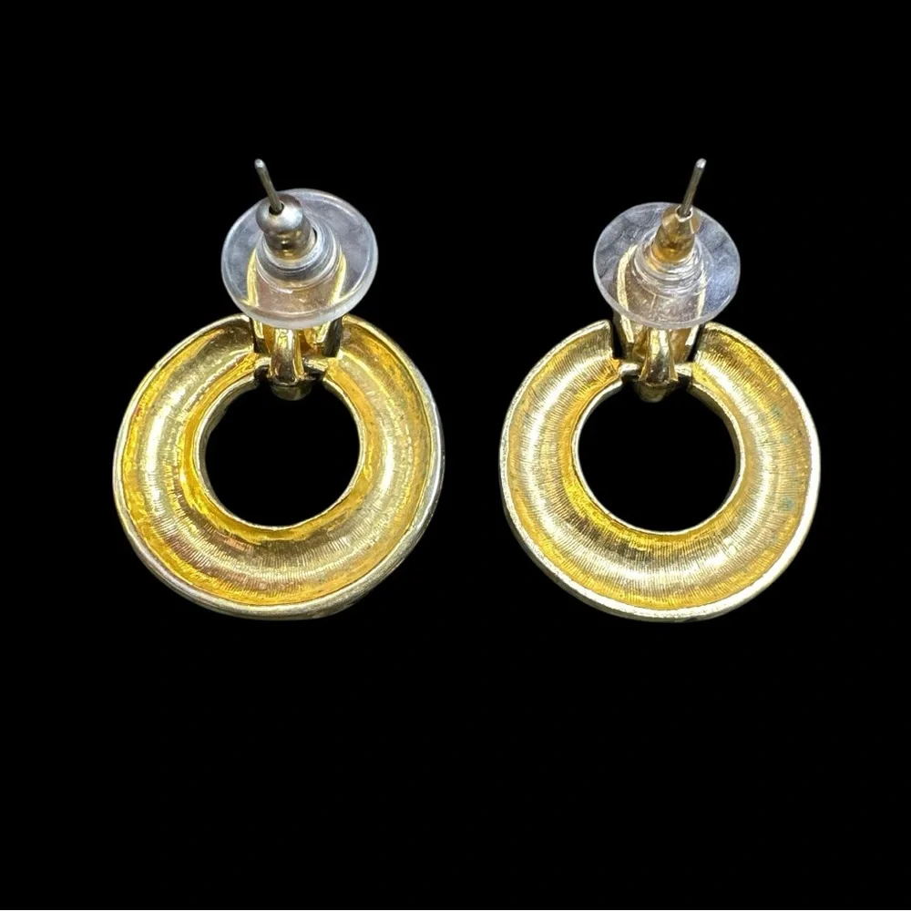 VTG Elegant Black and‎ Gold Tone Enameled Hoop Earrings