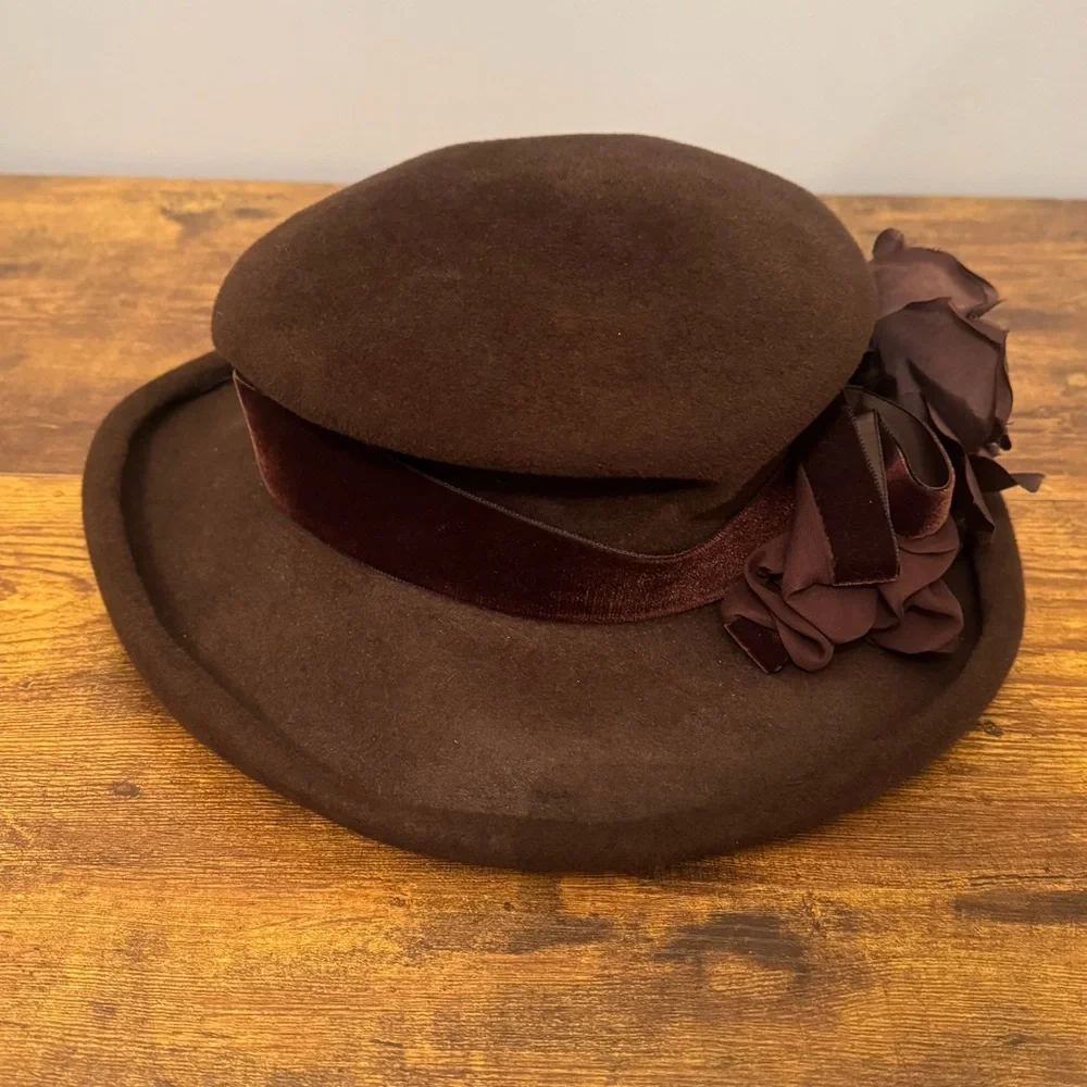 Vintage‎ Ann Vuille 1980s Brown Felt Hat Velvet Band Large Rosette Flower
