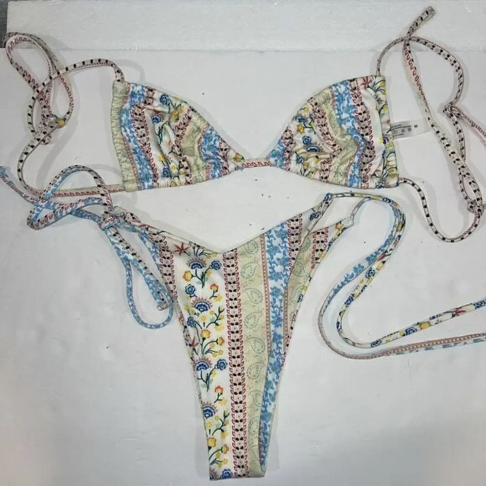 Shein swimwear Summer‎ Beach Paisley & Floral 2 Pc Bikini-tie Front Bra & Bottom