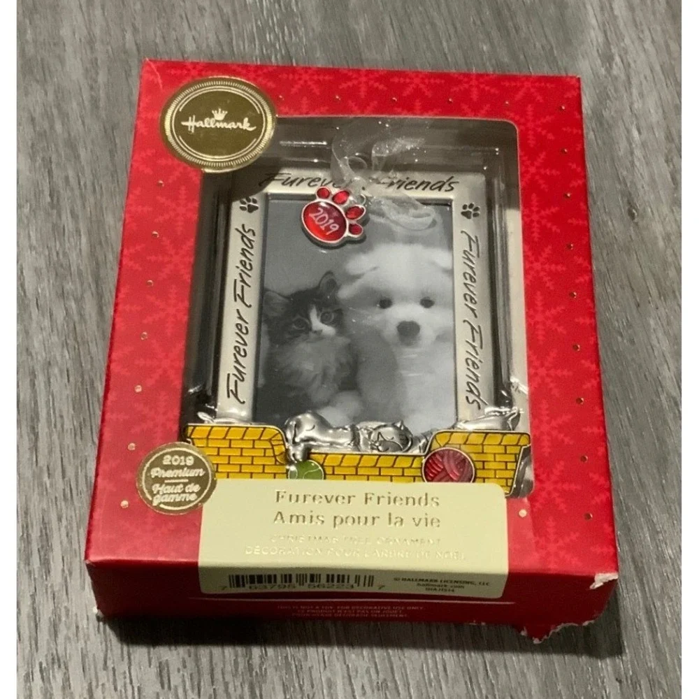 Hallmark Furever Friends 2019 Christmas Premium Ornament‎ Photo Frame Pet