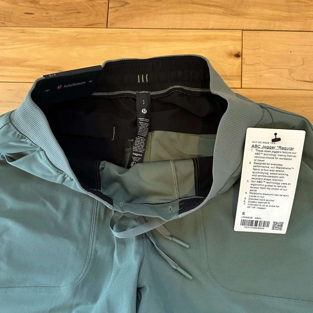 lululemon athletica discreet four