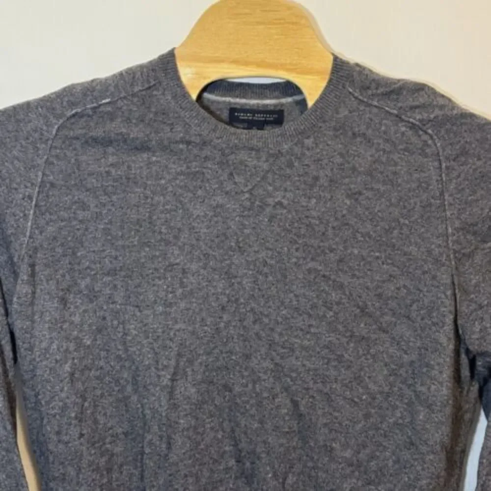 Banana Republic Men’s XL Gray Long Sleeve Sweater Italian Yarn‎