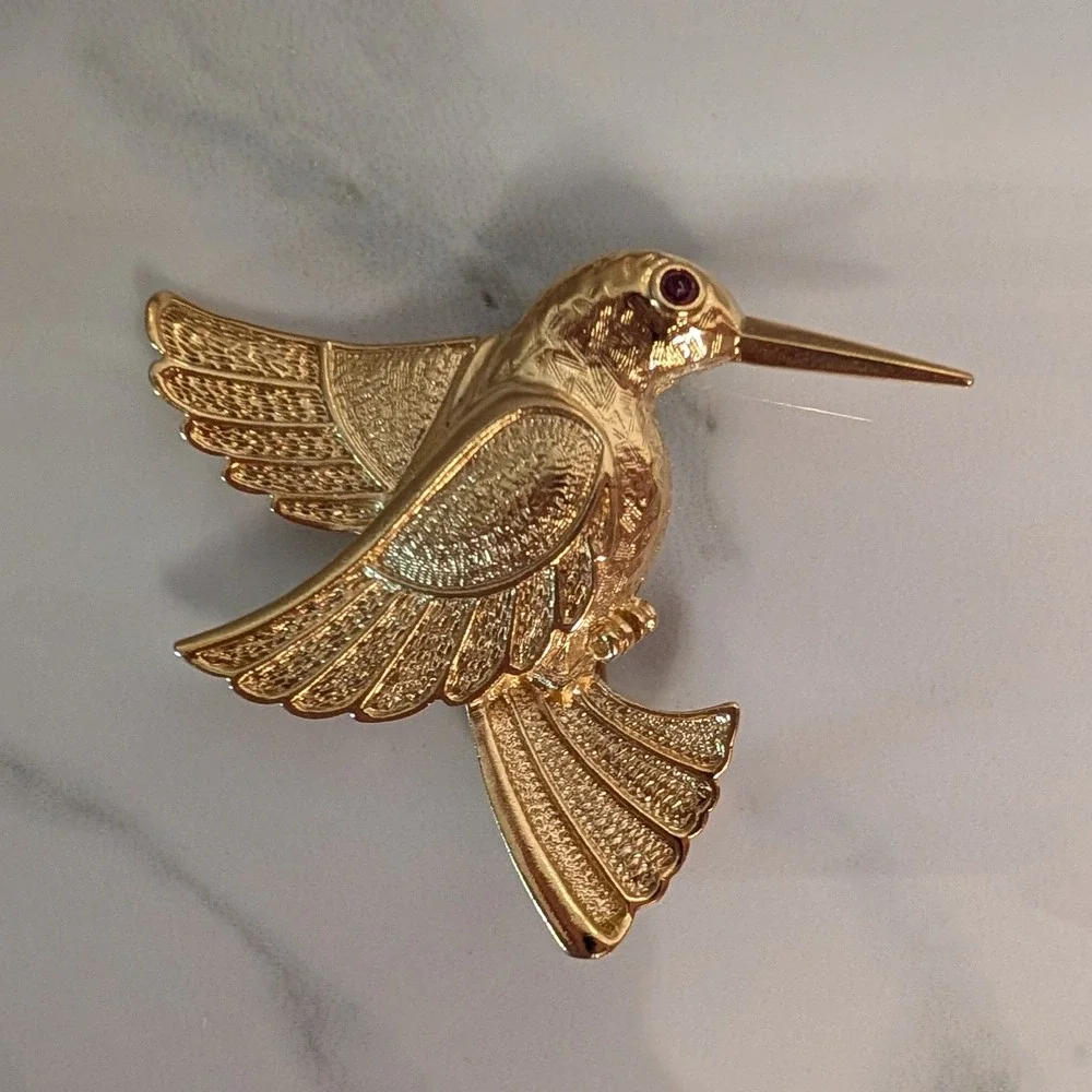 Vintage Avon Golden Hummingbird Pin Brooch Gold Tone Red Rhinestone Eye with Box