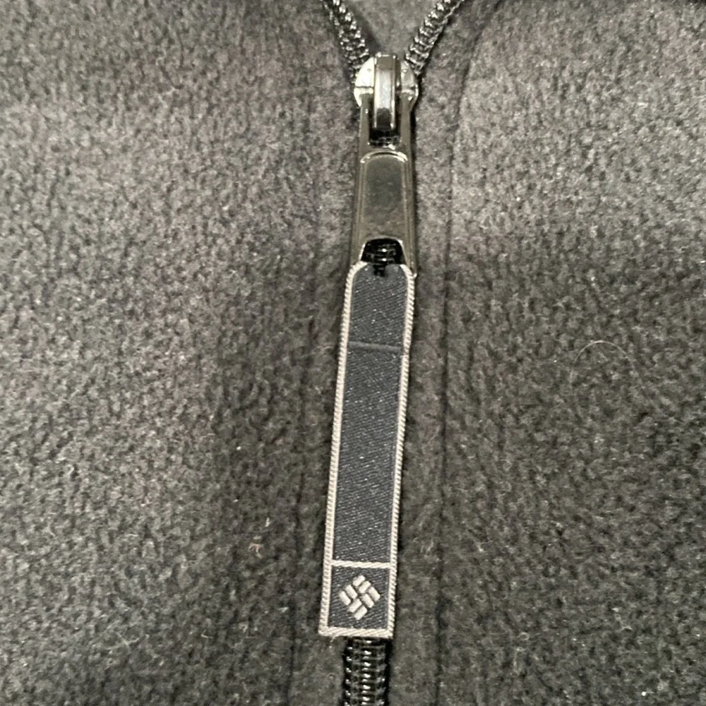 COLUMBIA Sportswear Company Men's Black Fleece Full Zip Vest Size Large‎
