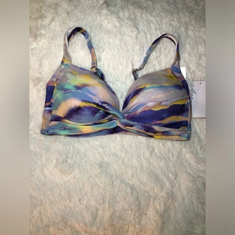 VENUS dive into