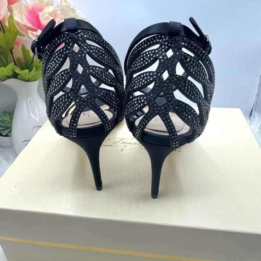 Vince Camuto new original