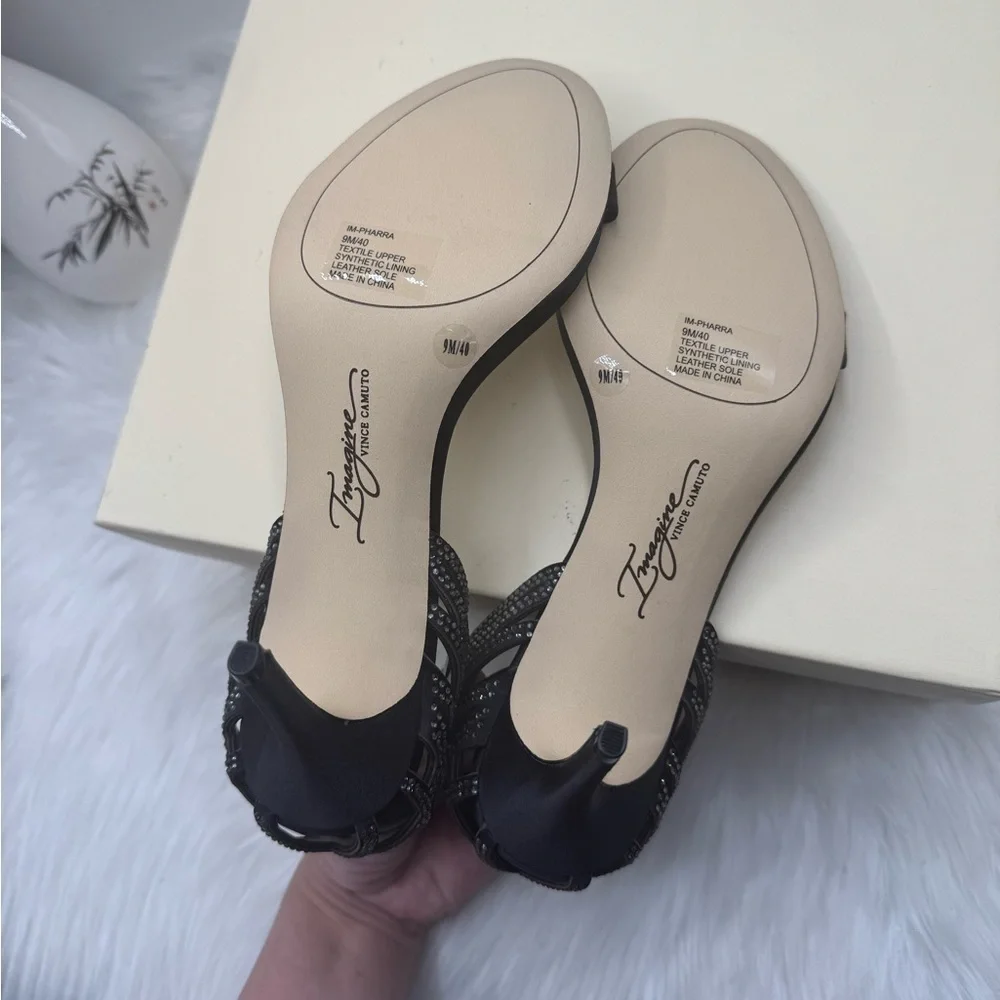 Vince Camuto new original