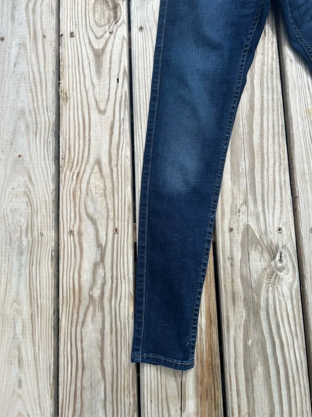 Hollister this pair