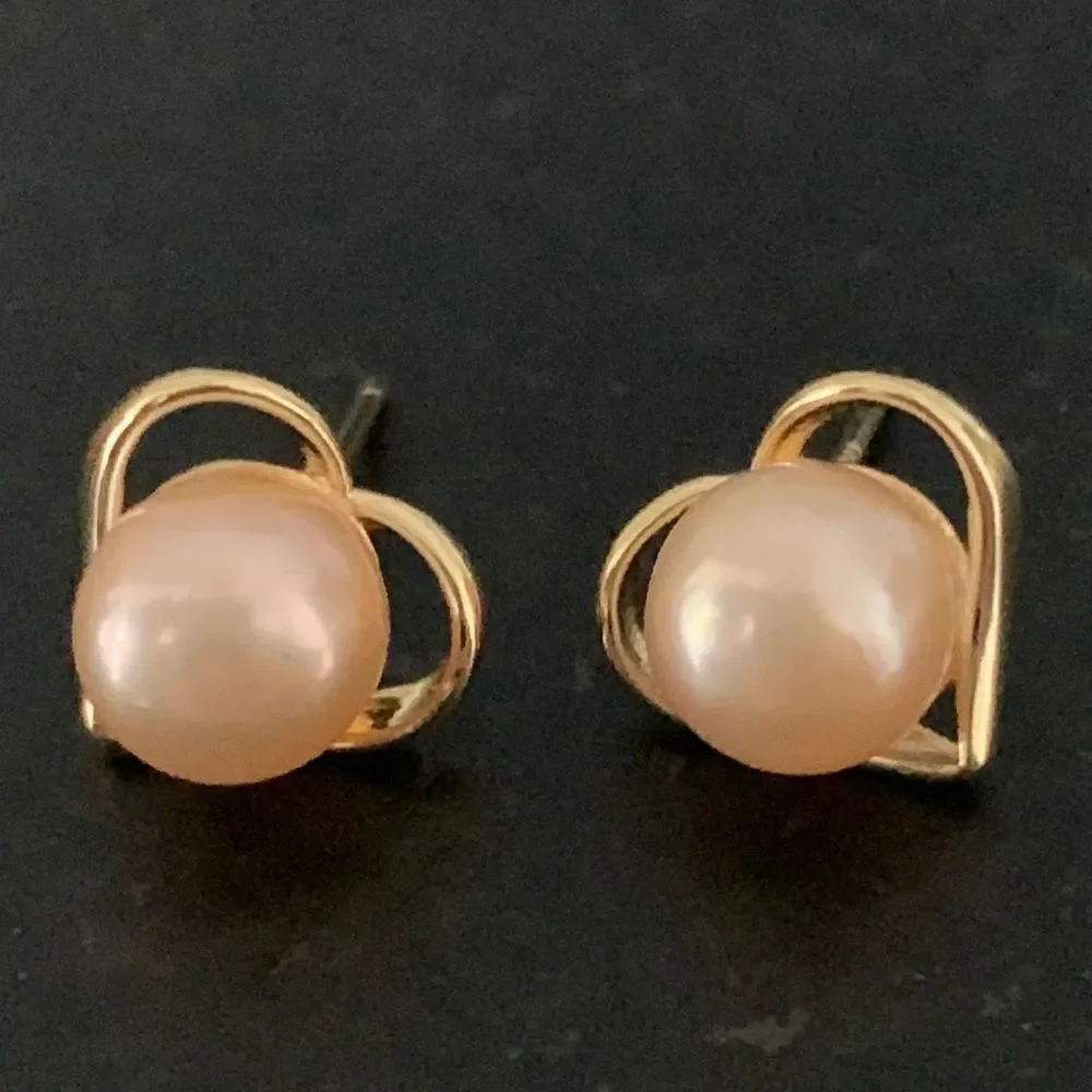 Pink Freshwater Cultured Pearl Stud Earrings in 18k Gold Plated Heart Setting