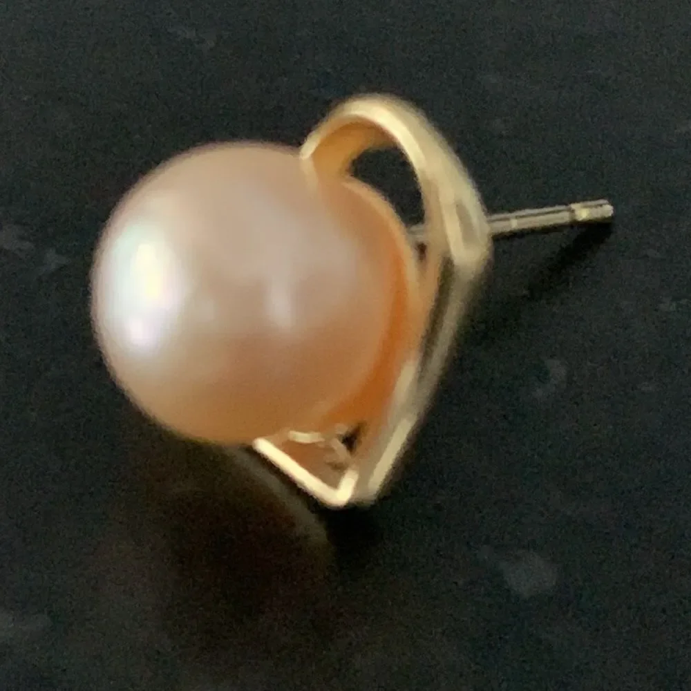 Pink Freshwater Cultured Pearl Stud Earrings in 18k Gold Plated Heart Setting